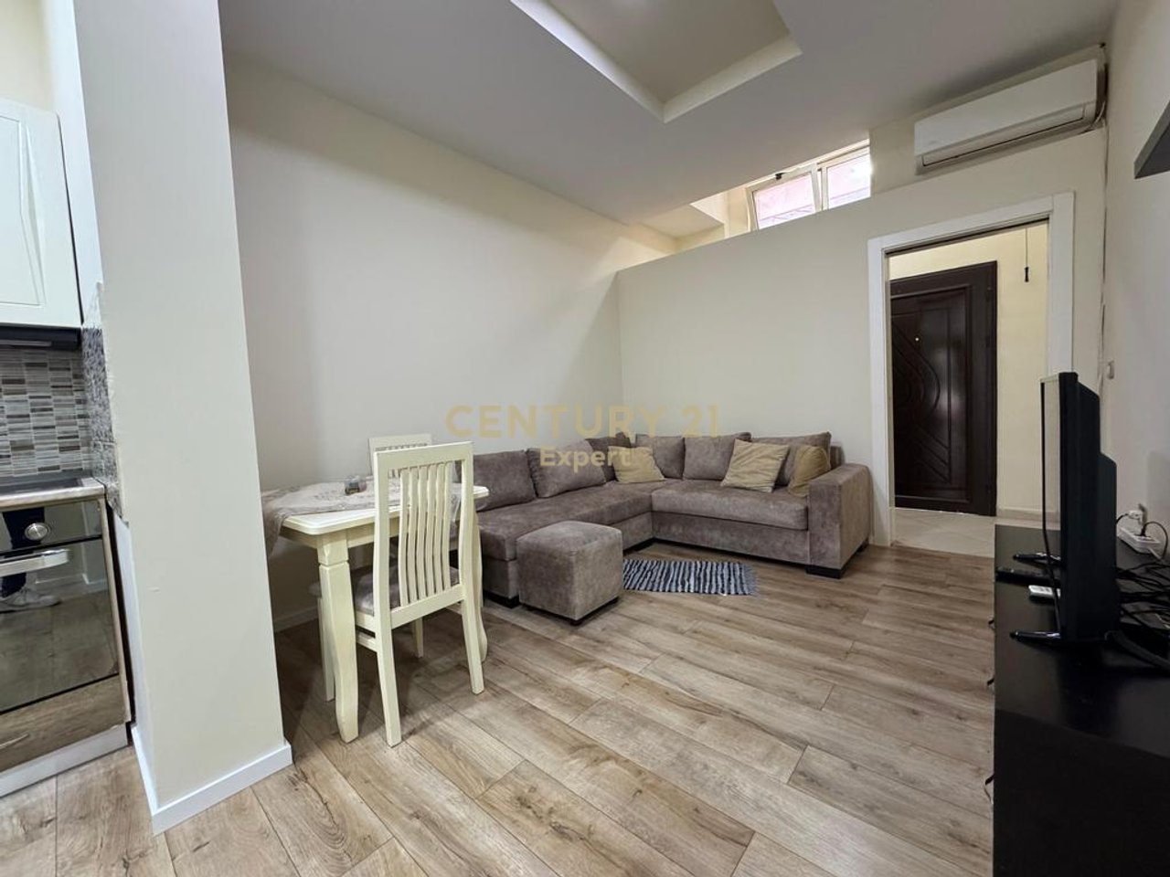 FOR RENT 2+1 APARTMENT ON ISLAM ALLA STREET!