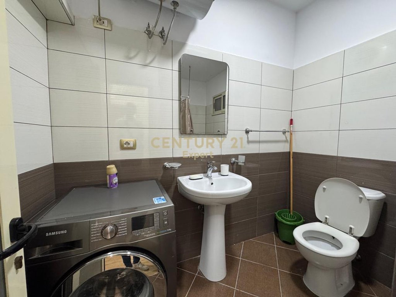 FOR RENT 2+1 APARTMENT ON ISLAM ALLA STREET!