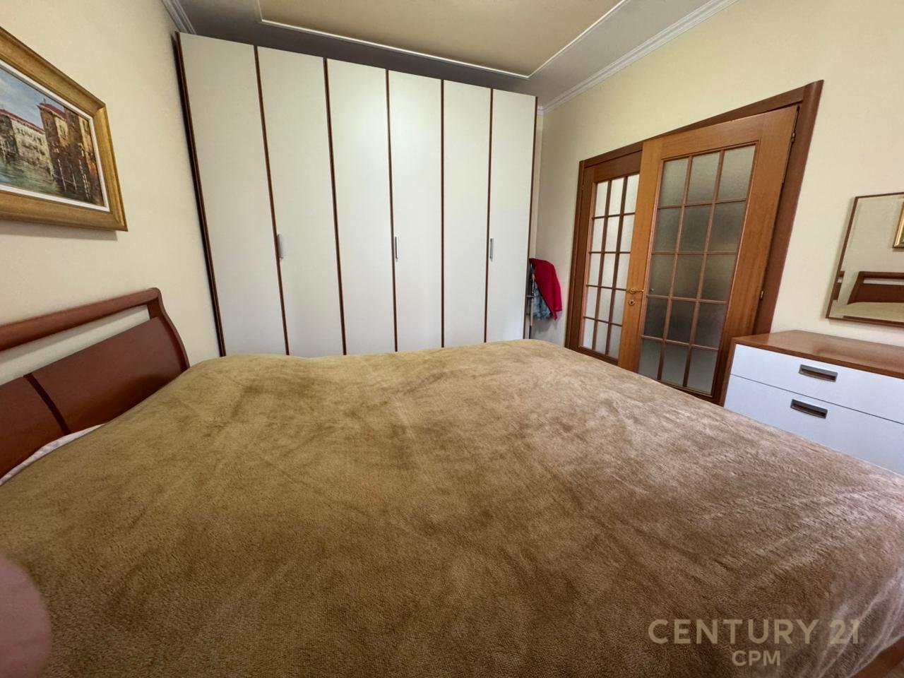 Apartament 2+1+2 Për Shitje në Ish Bllok