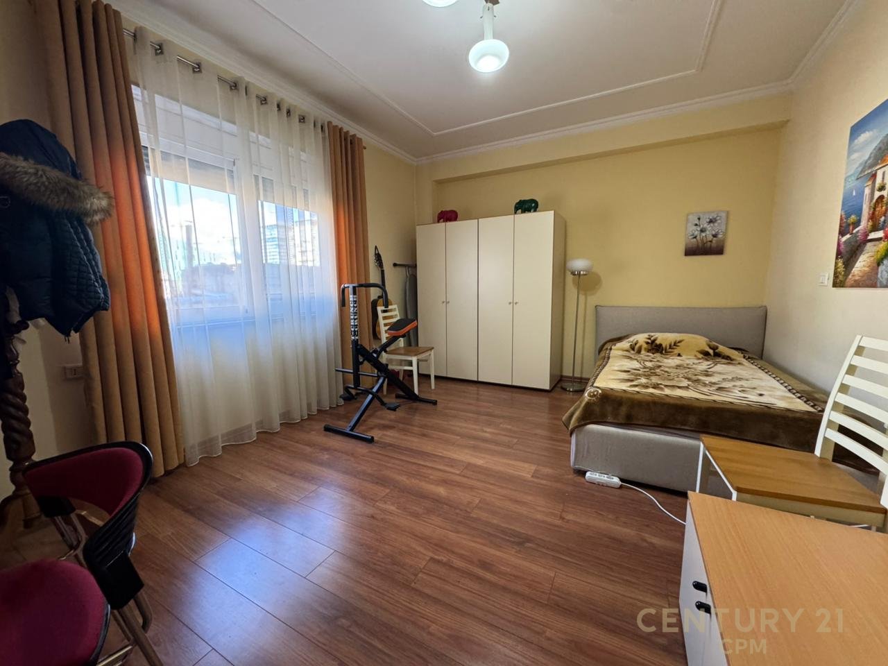 Apartament 2+1+2 Për Shitje në Ish Bllok
