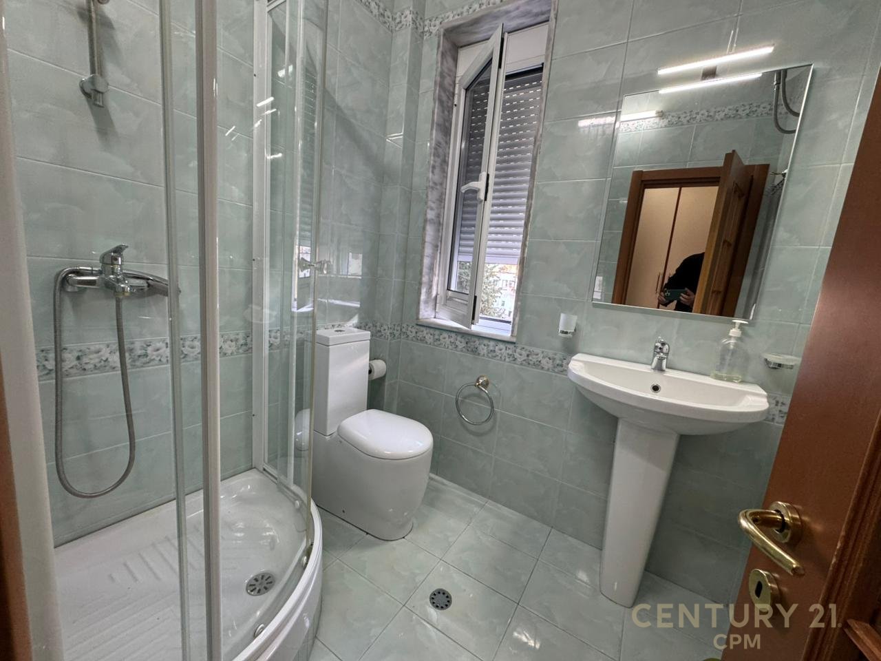 Apartament 2+1+2 Me Qira në Ish Bllok