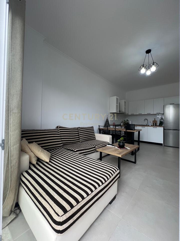 SHITET APARTAMENT 2+1+2+POST PARKIMI NE VIJE TE PARE ME DETIN NE GOLEM!!