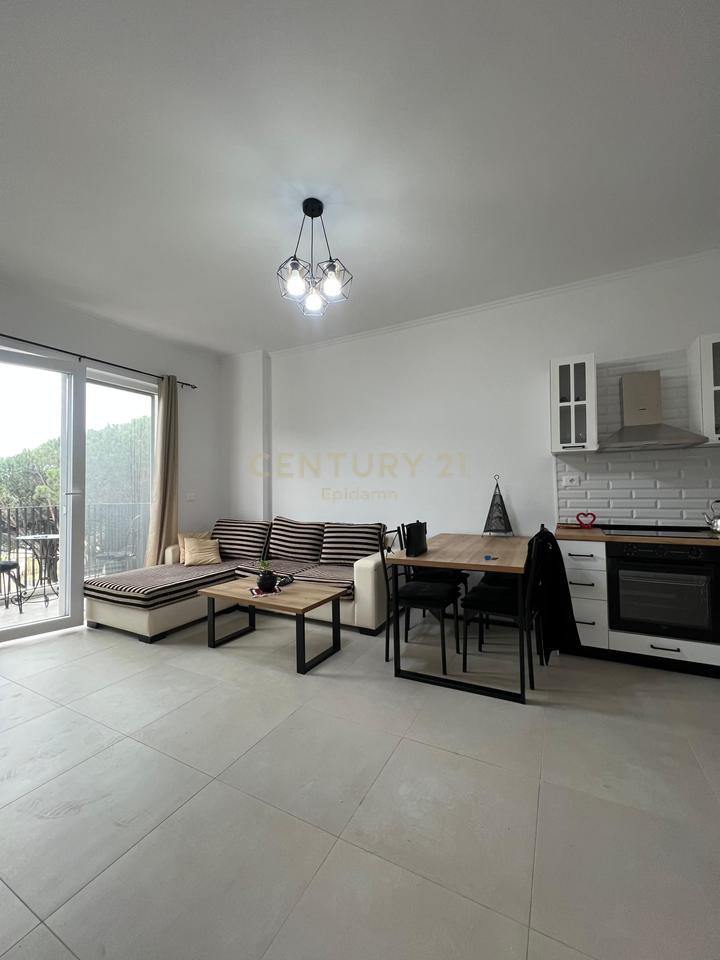 SHITET APARTAMENT 2+1+2+POST PARKIMI NE VIJE TE PARE ME DETIN NE GOLEM!!