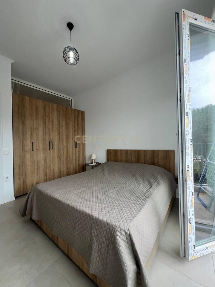 SHITET APARTAMENT 2+1+2+POST PARKIMI NE VIJE TE PARE ME DETIN NE GOLEM!!