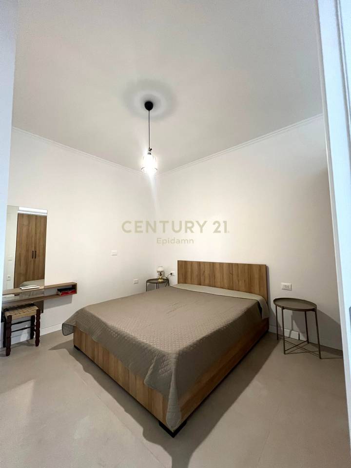 SHITET APARTAMENT 2+1+2+POST PARKIMI NE VIJE TE PARE ME DETIN NE GOLEM!!