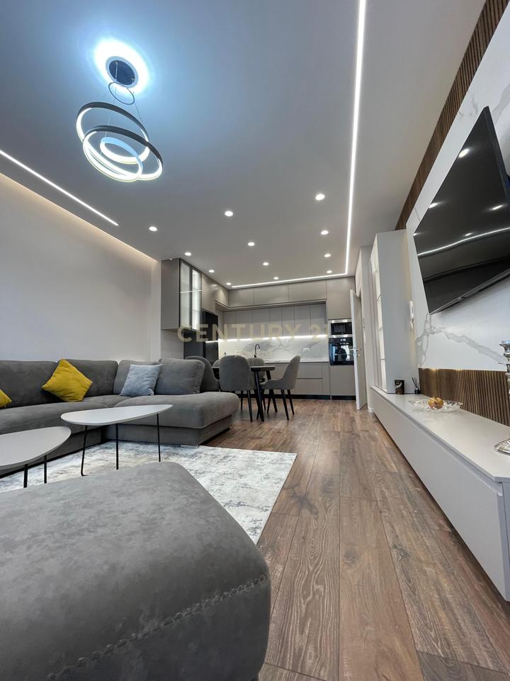 Apartament 2+1+2 plus Post Parkimi Me Qira: Ali Demi, prane Maternitetit te ri