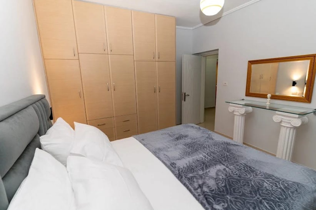 SARANDE, APARTAMENT 2+1 ME QIRA NE QENDER