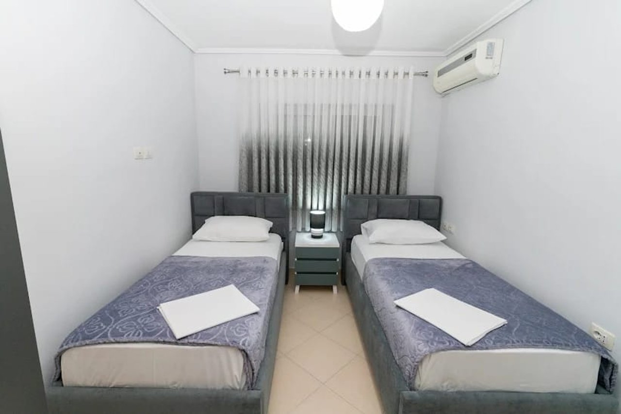 SARANDE, APARTAMENT 2+1 ME QIRA NE QENDER