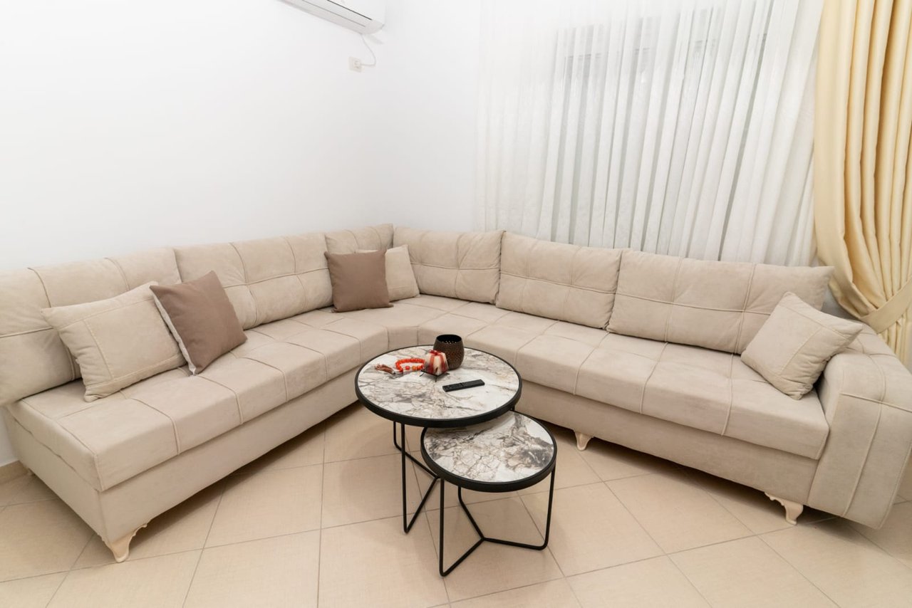 SARANDE, APARTAMENT 2+1 ME QIRA NE QENDER