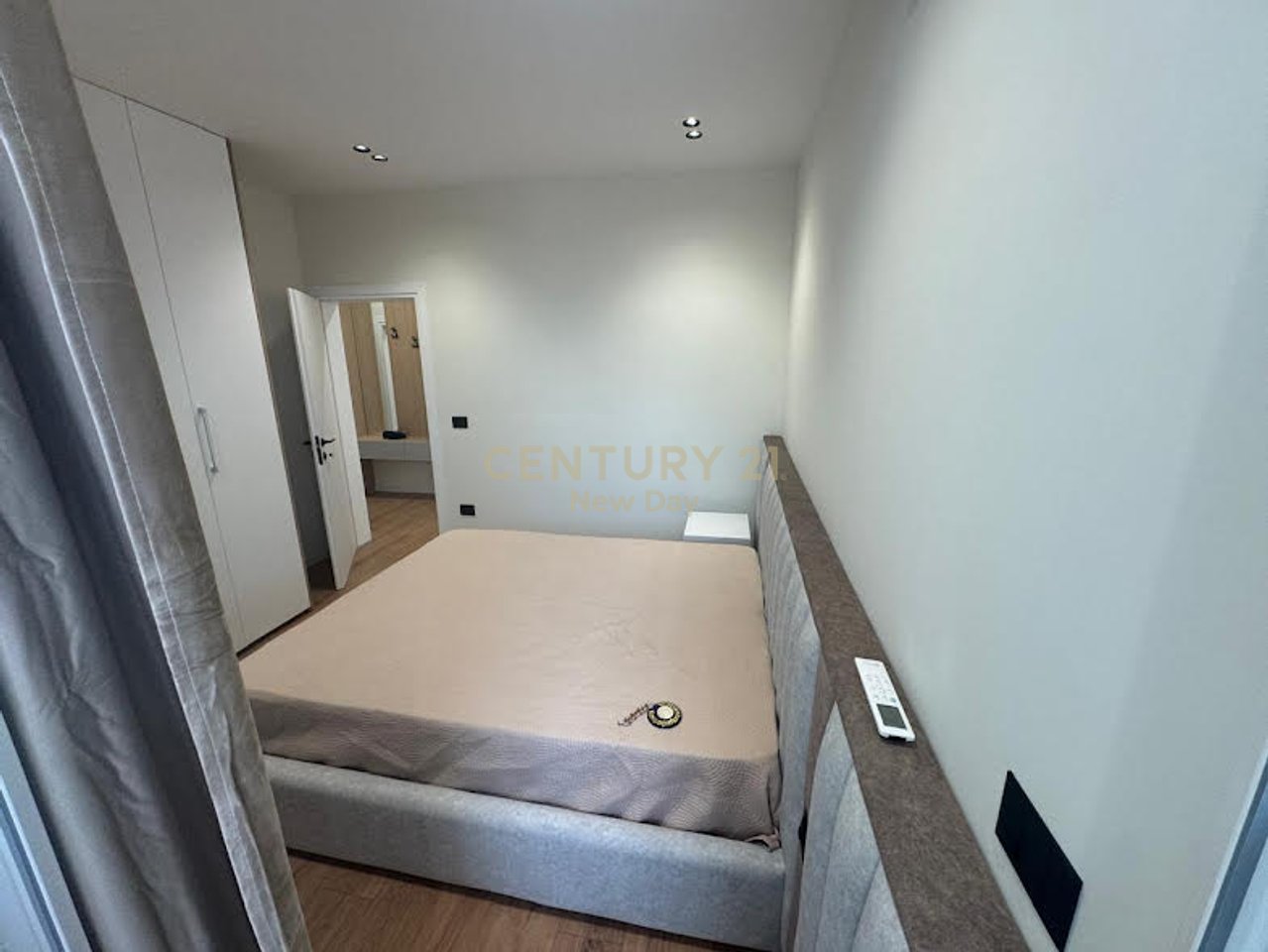 1+1 WITH RENT NEAR BLUE STAR