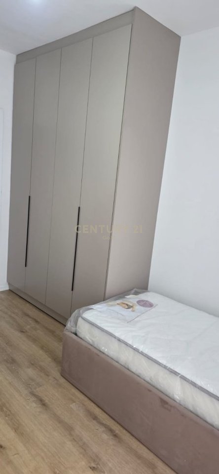 APARTAMENT 2+1+ POST PARKIMI ME QIRA TEK UNIVERS CITY!