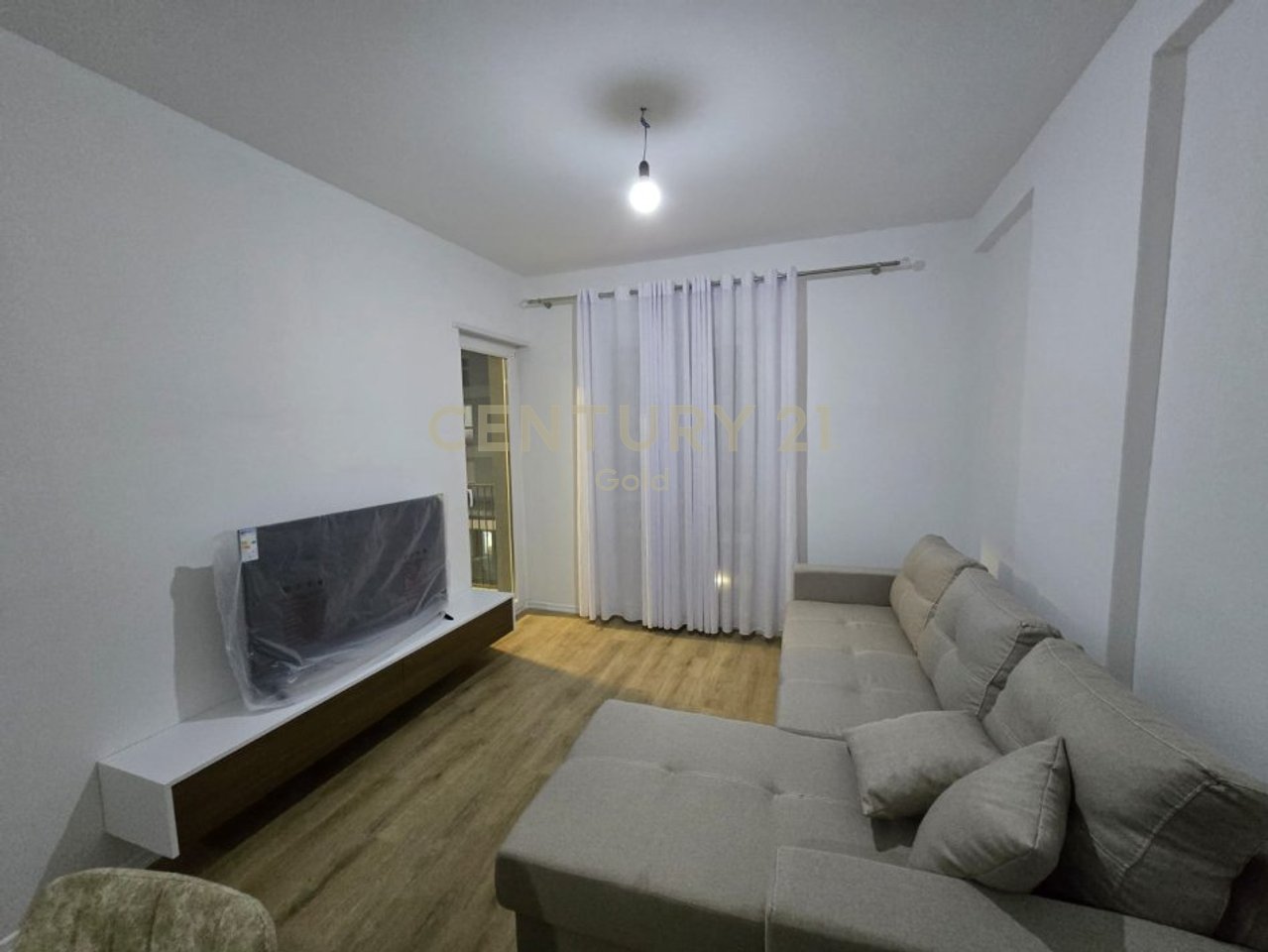 APARTAMENT 2+1+ POST PARKIMI ME QIRA TEK UNIVERS CITY!