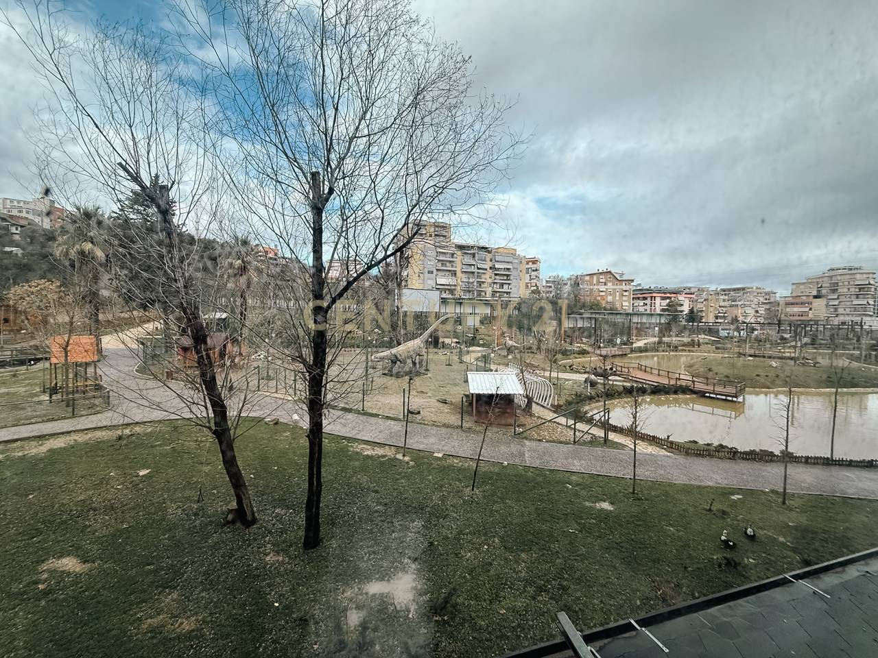 JEPET ME QIRA APARTAMENT 2+1 TE KOPSHTI ZOLOGJIK