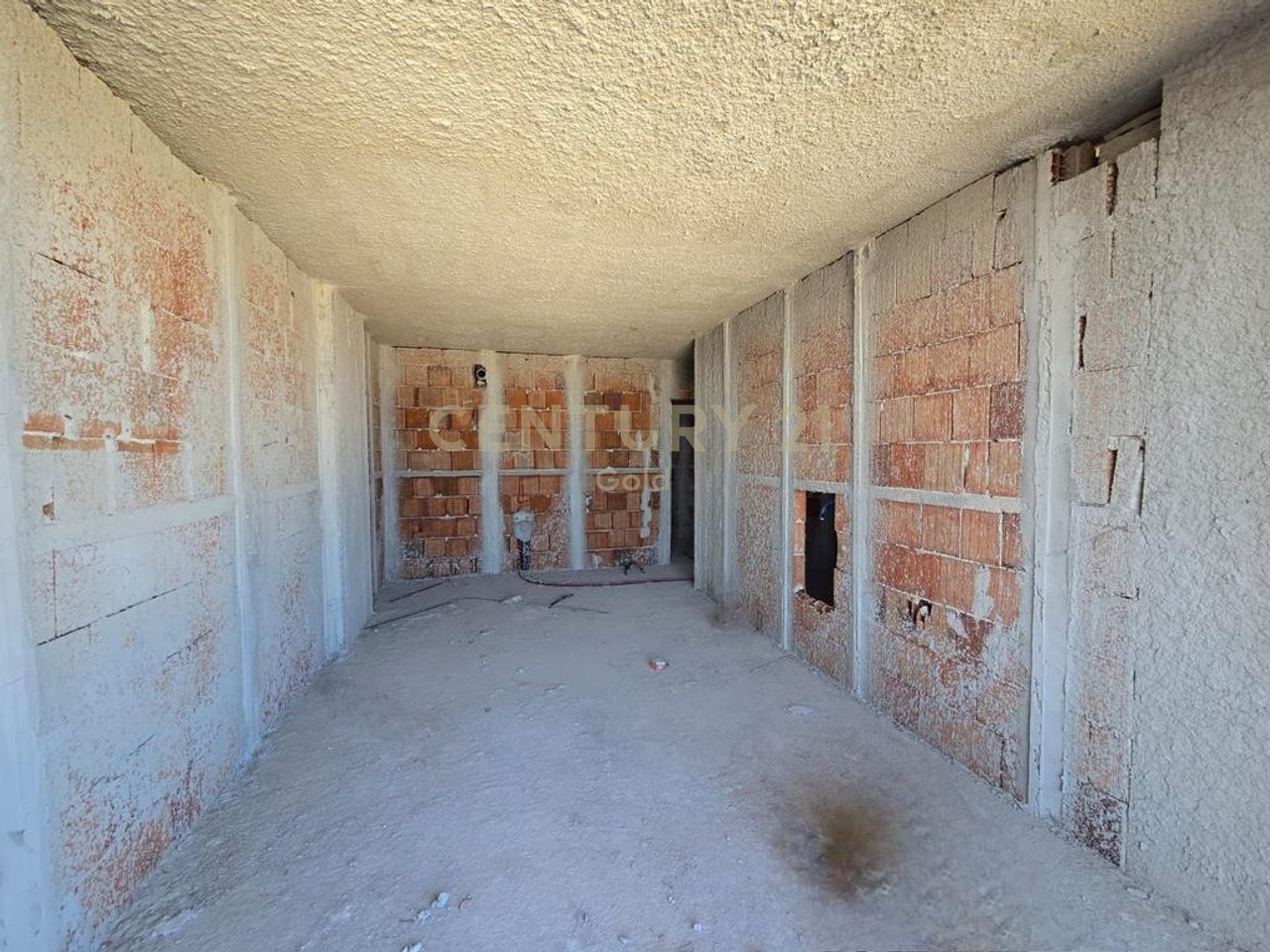 PAMJE DETI, APARTAMENT 1+1 PER SHITJE TEK UJI FTOHTE VLORE !