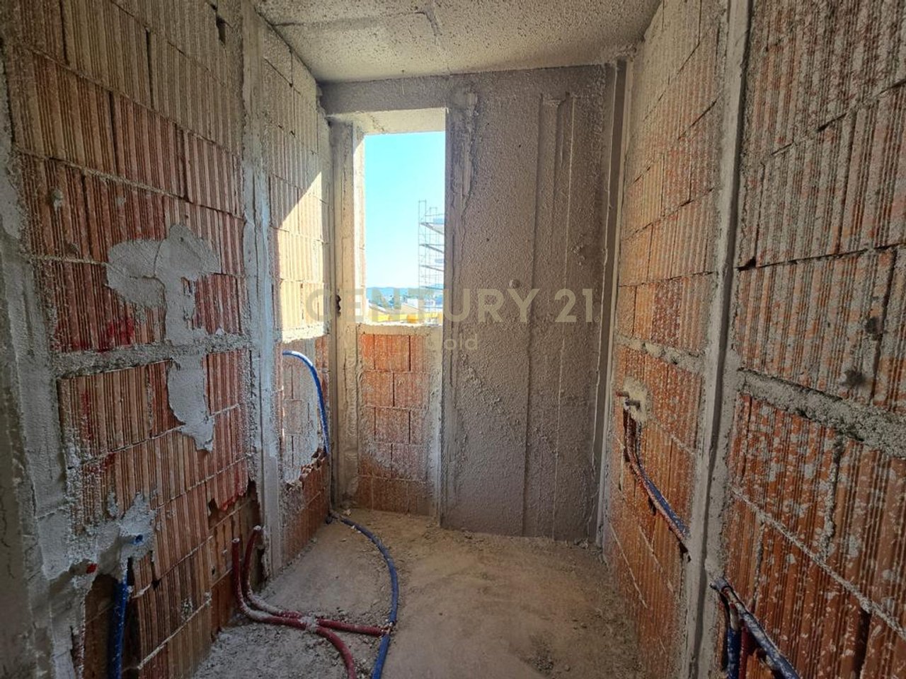 PAMJE DETI, APARTAMENT  2+1 PER SHITJE TEK UJI FTOHTE VLORE !