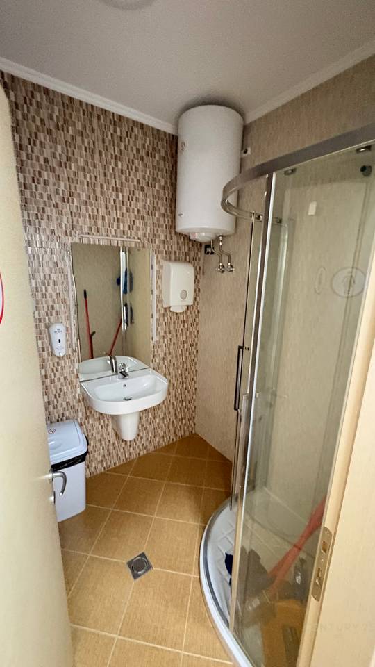 OFFICE FOR RENT IN HILTON, NEAR DELIJORGIT!