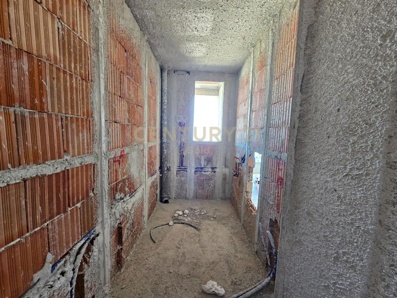 PAMJE DETI, APARTAMENT 1+1 PER SHITJE TEK UJI FTOHTE VLORE !