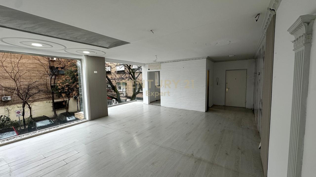 Ambient Komercial ne Shitje tek 21 Dhjetori