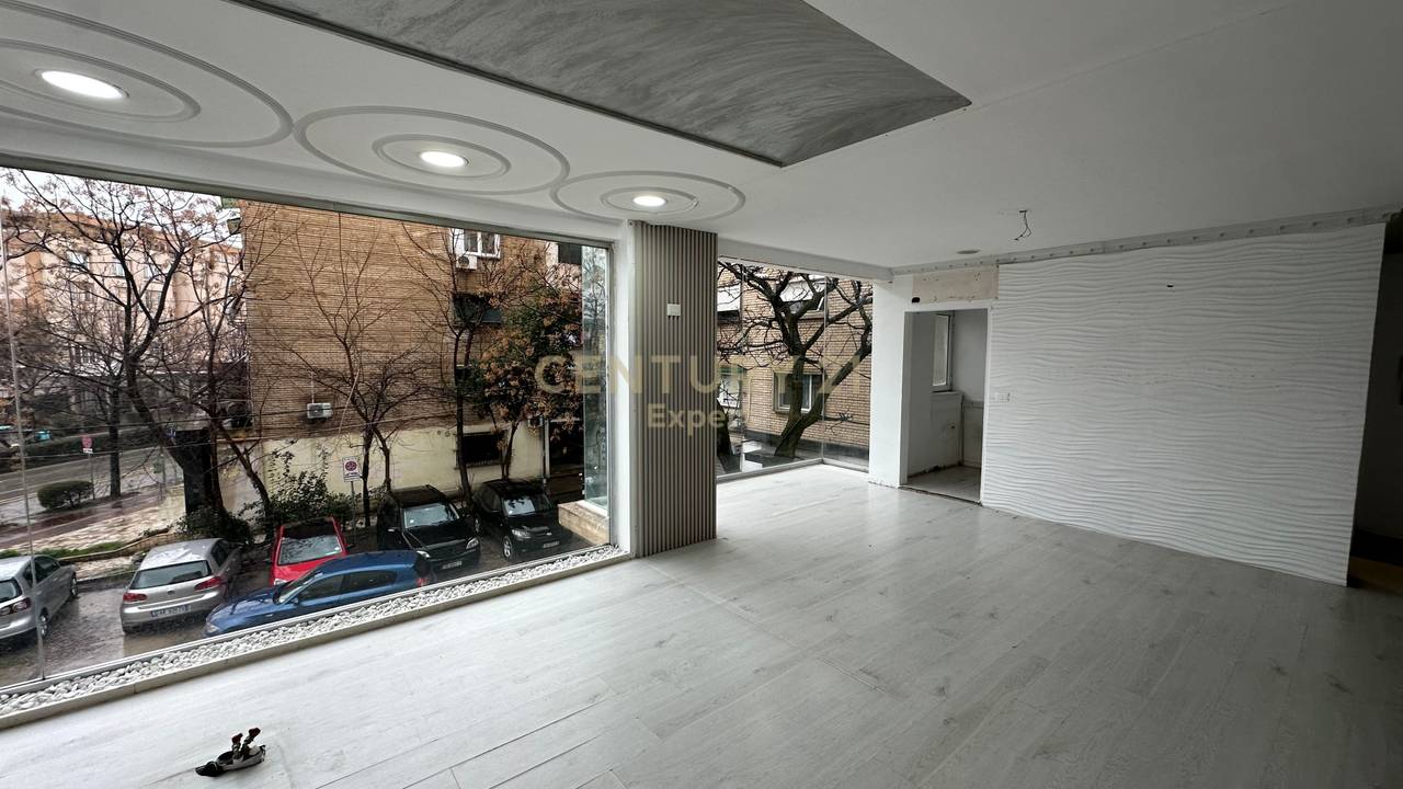 Ambient Komercial ne Shitje tek 21 Dhjetori