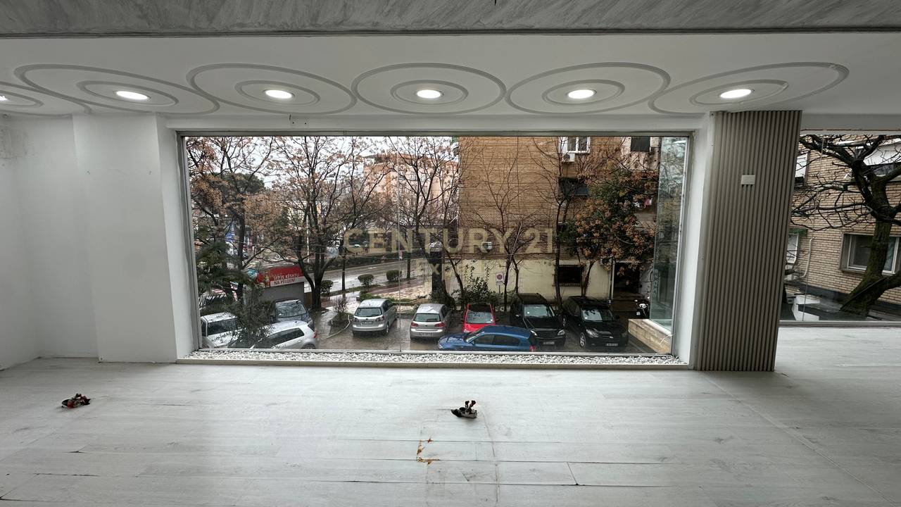 Ambient Komercial ne Shitje tek 21 Dhjetori