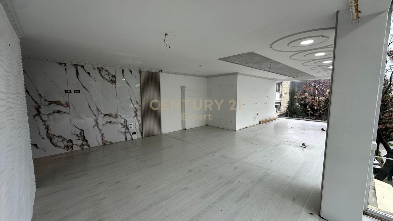 Ambient Komercial ne Shitje tek 21 Dhjetori