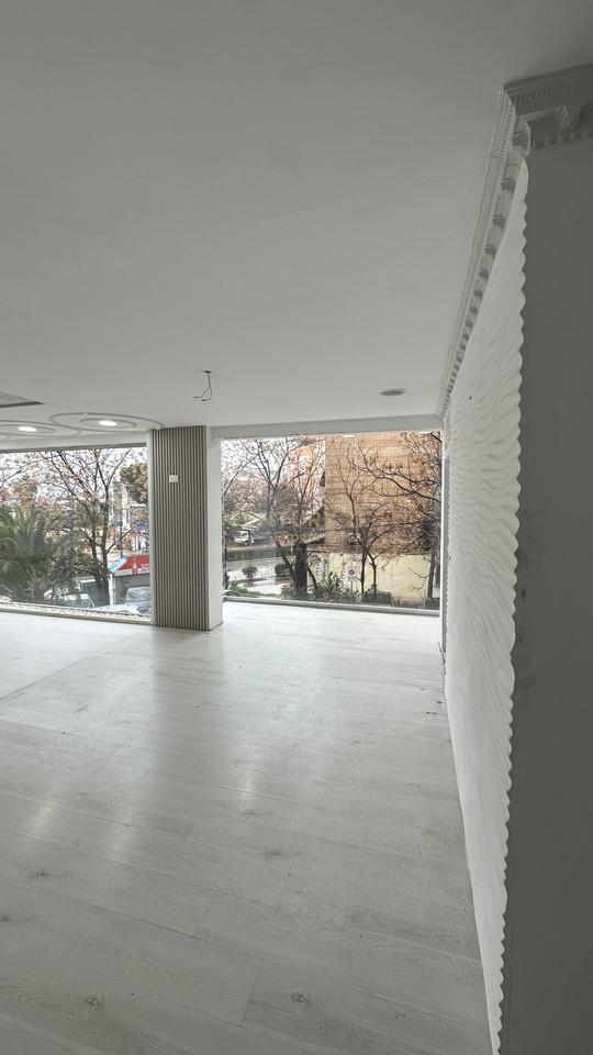 Ambient Komercial ne Shitje tek 21 Dhjetori