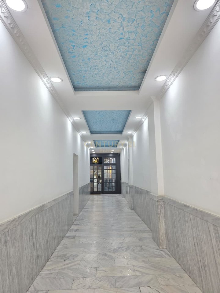 Zyrë Premium 96m² – Ish‑Bllok, Tirana