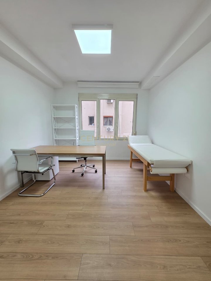 Zyrë Premium 96m² – Ish‑Bllok, Tirana