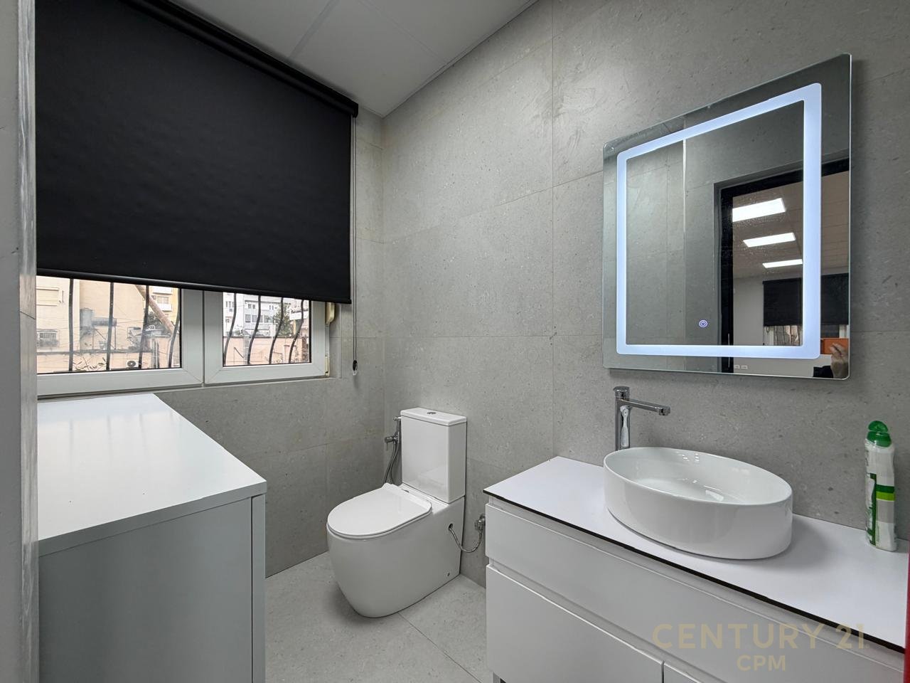 PERBALLE TOPTANIT, ZYRE OPEN SPACE PER QIRA!