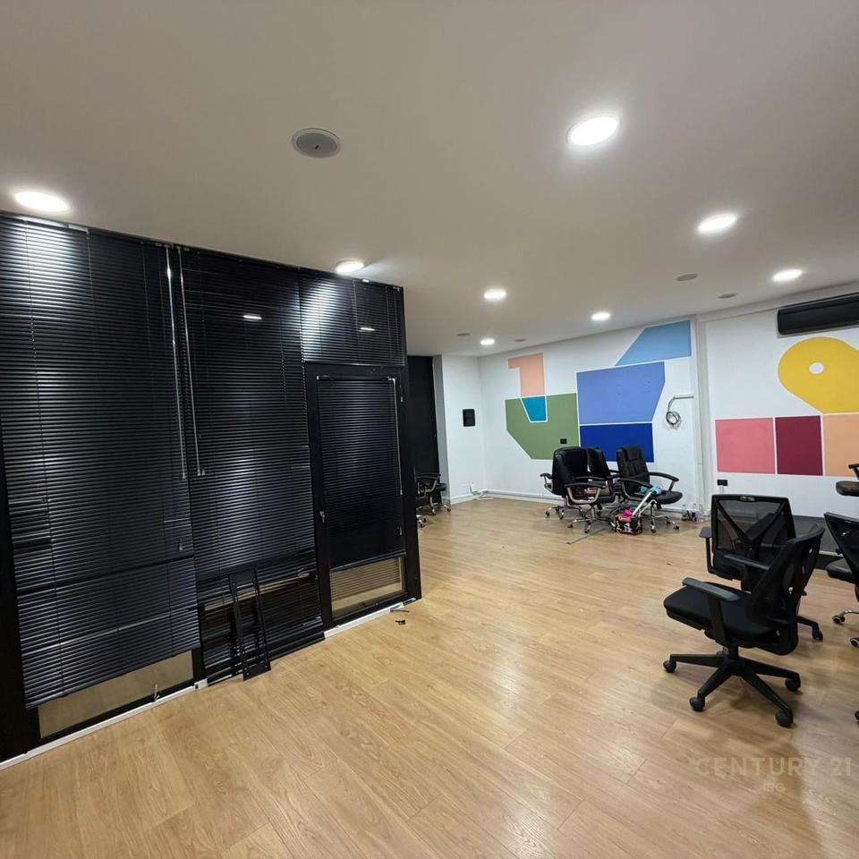 ZYRE ME QERA OPEN SPACE TE HILTON, PRANE DELIJORGJIT!