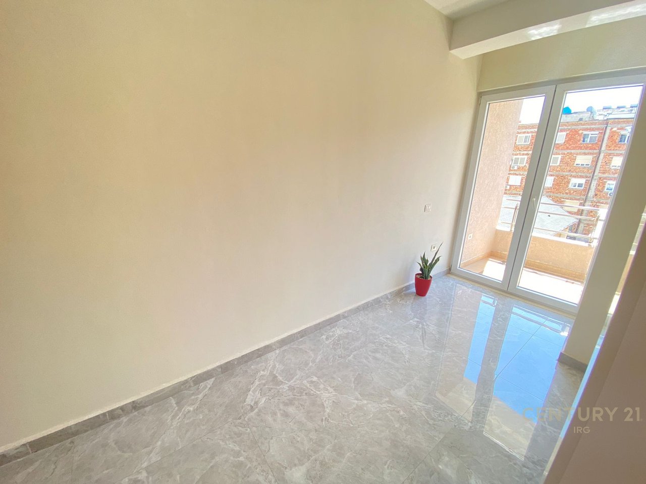 In the Center, Office for Rent!