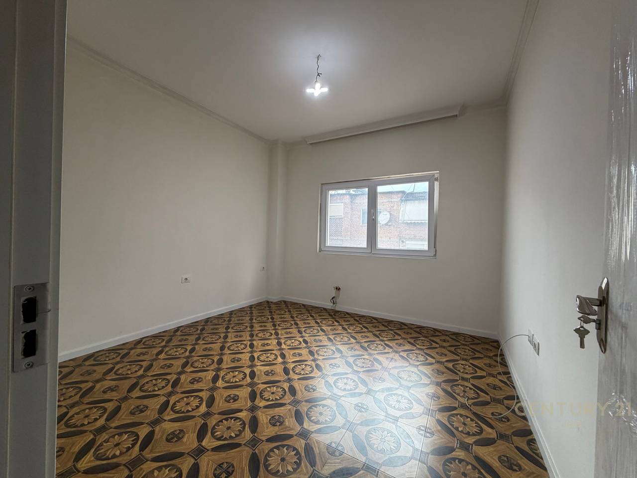 In the Center, Office for Rent!