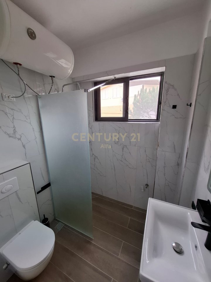 Shitet apartament 1+1 prane Hotel Flower, Mali i Robit!