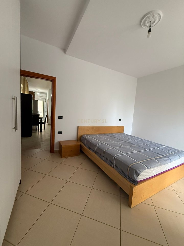 APARTAMENT 1+1 ME QIRA AFATGJATE  NE HYRJE TE LUNGOMARES!