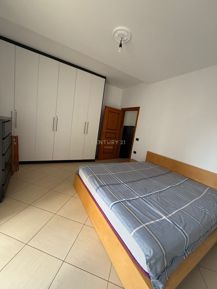APARTAMENT 1+1 ME QIRA AFATGJATE  NE HYRJE TE LUNGOMARES!