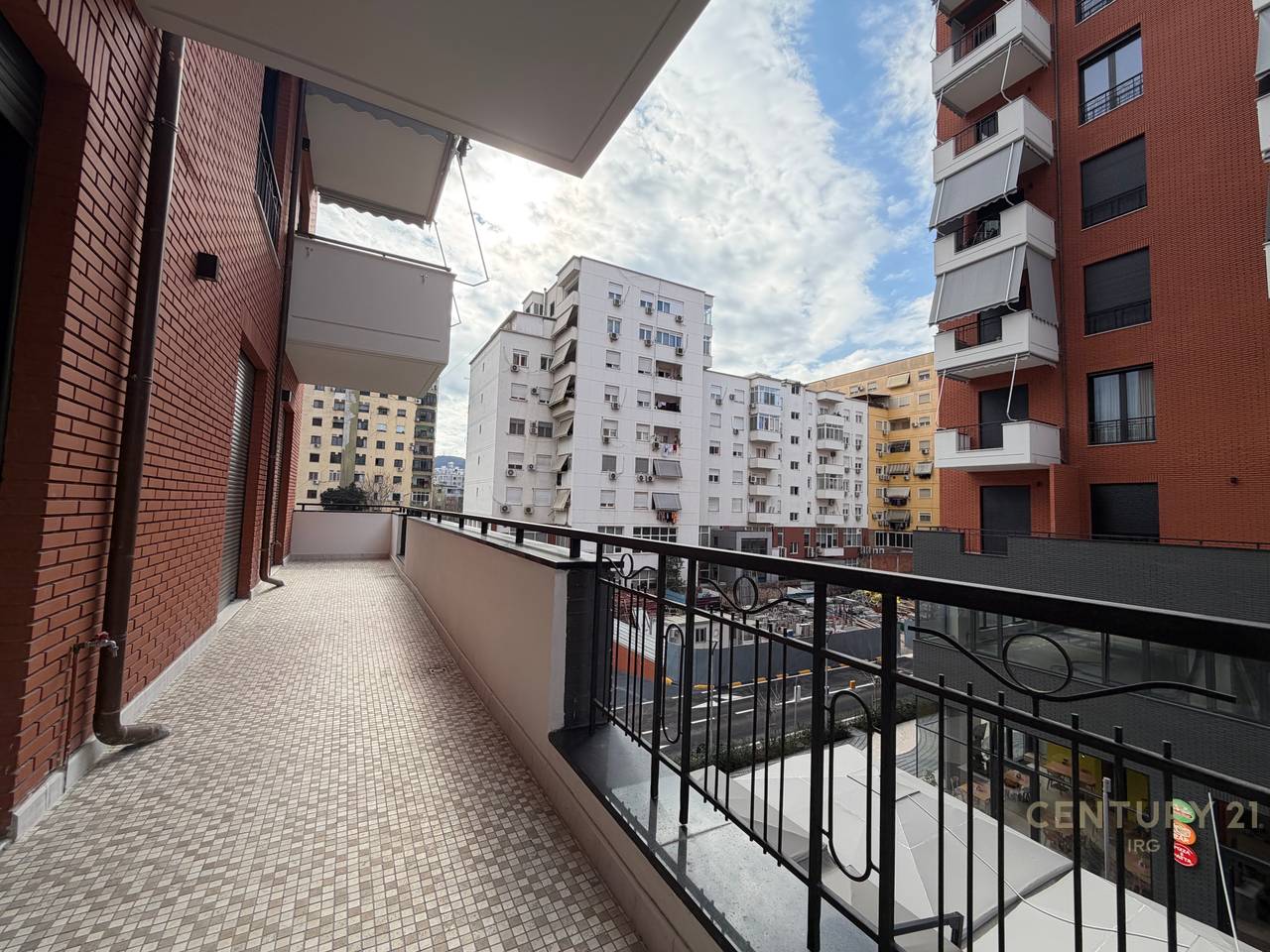Apartament 2+1 tek Kompleksi Delijorgji + Verande 30 m2!