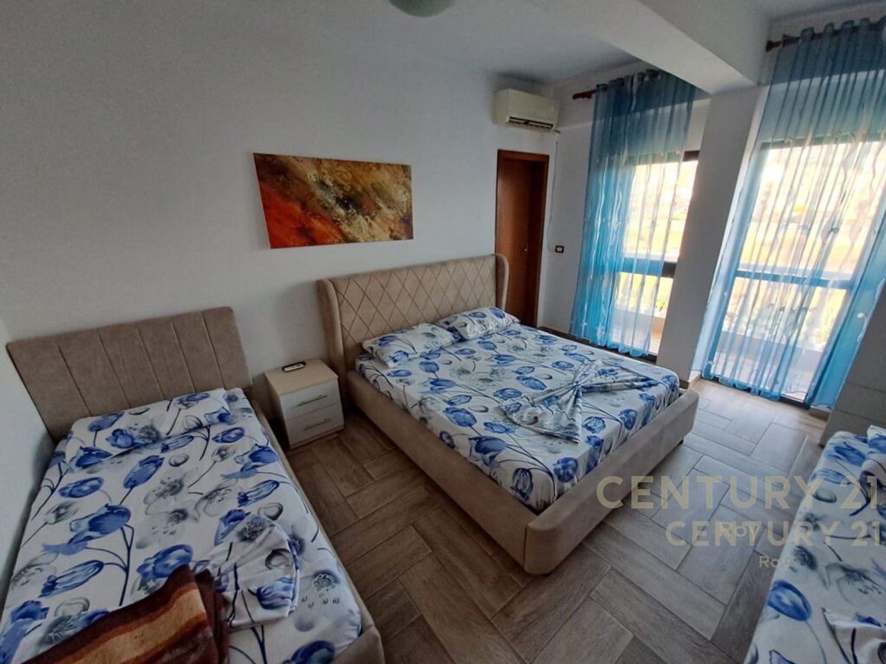 SHITET HOTEL ME 31 DHOMA NE GOLEM!