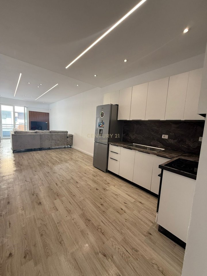 APPARTAMENTO 1+1 IN VENDITA A VLORE - VICINO ALLA CASERMA DEI POMPIERI!!