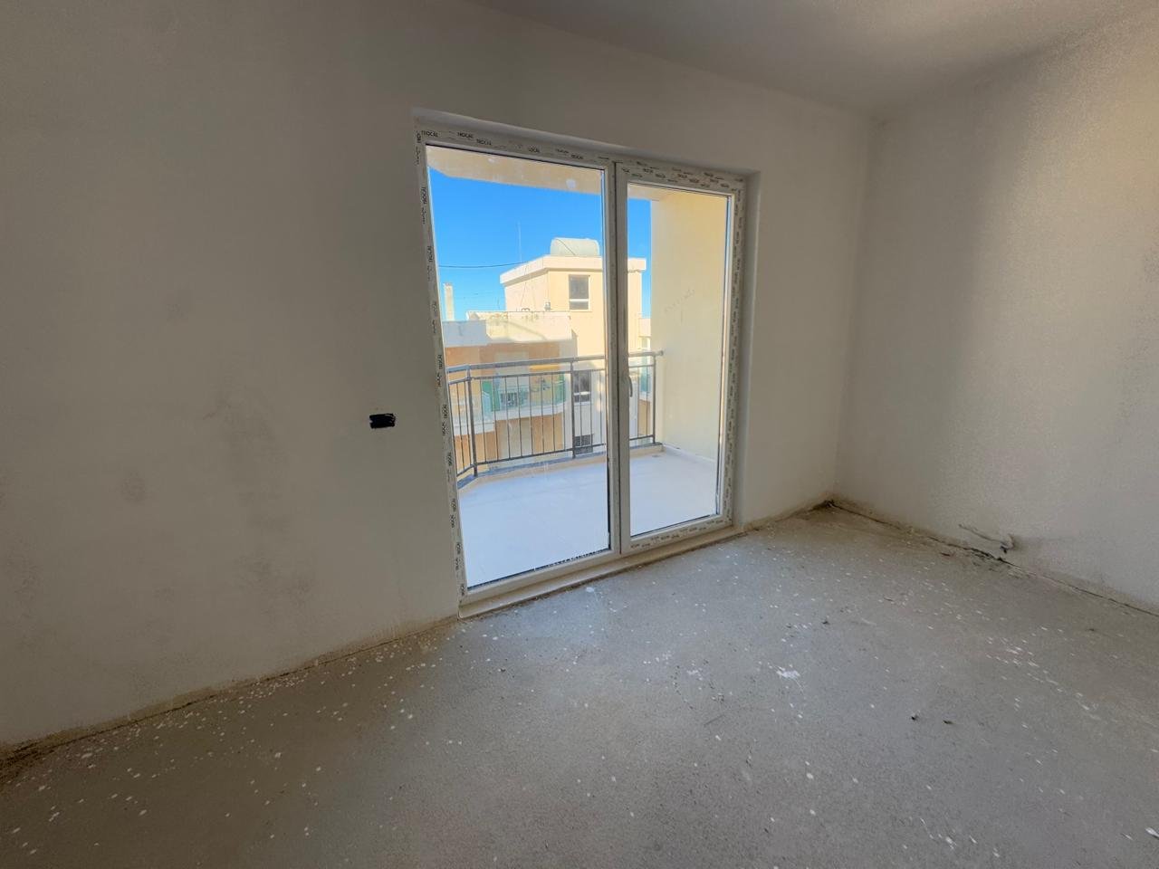 SHITET APARTAMENT 2+2 NE UJIN E FTOHTE!