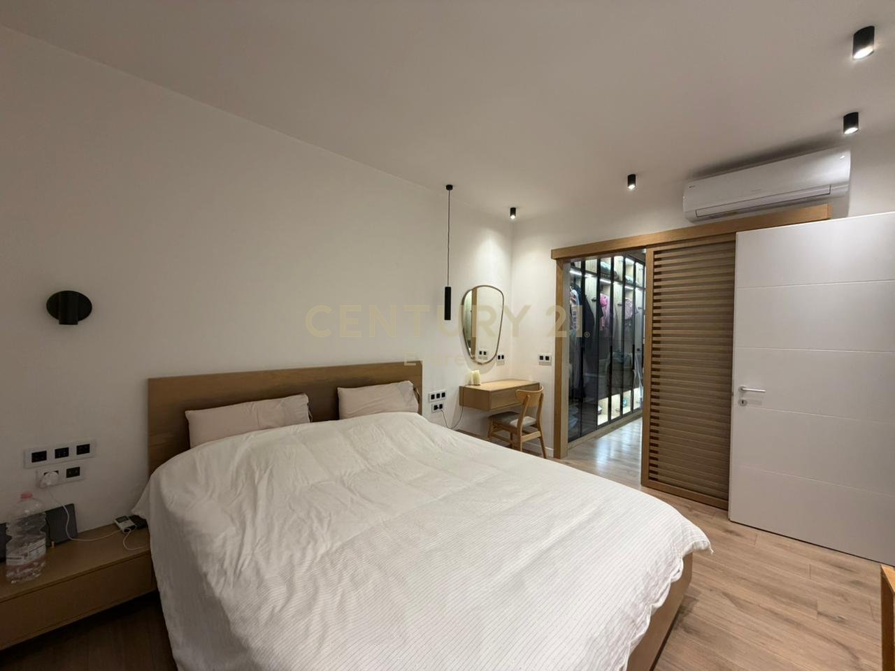 SHKOZE, SHESIM PENTHOUSE 3+1+2 ME VERANDE