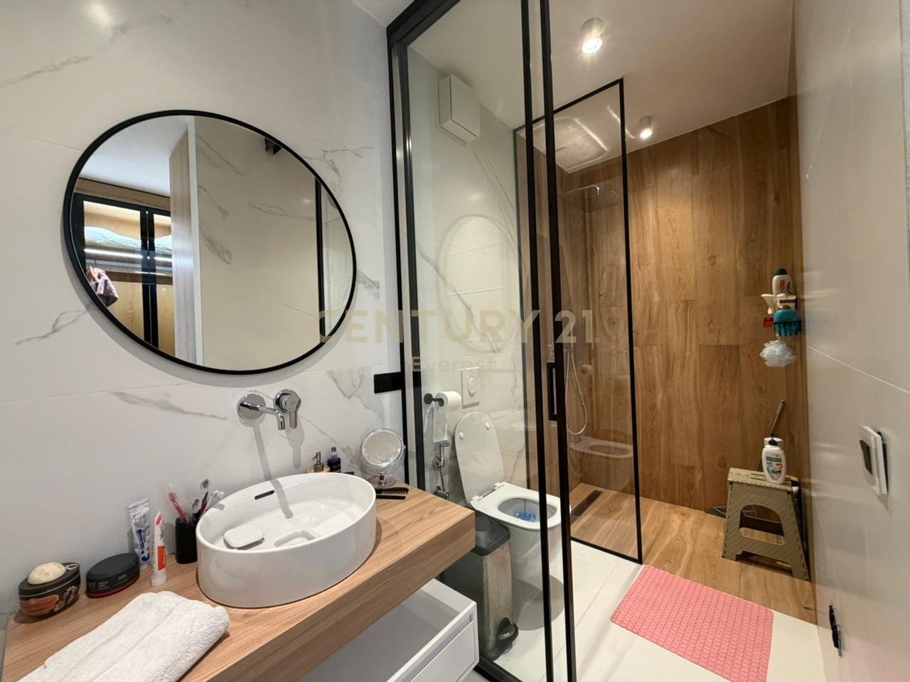 SHKOZE, SHESIM PENTHOUSE 3+1+2 ME VERANDE