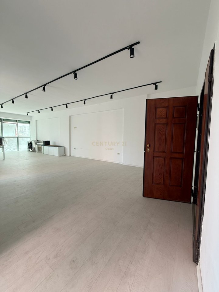 SHITET NJËSI KOMERCIALE – KATI I PARË, TRANSBALLKANIKE !!