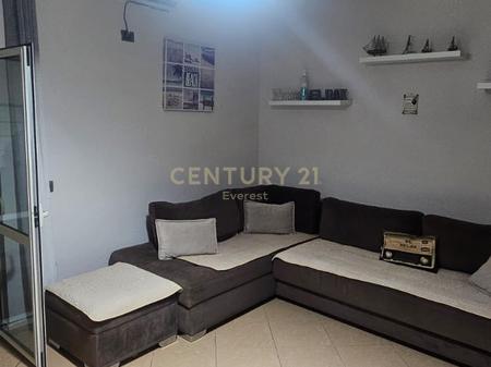 QERRET, APARTAMENT 1+1 PER QIRA
