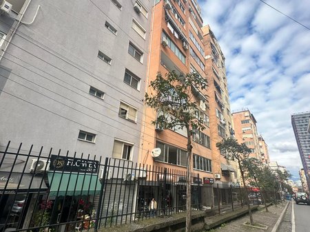 KOMUNA E PARISIT, JAPIM PER QIRA APARTAMENT 3+1+2