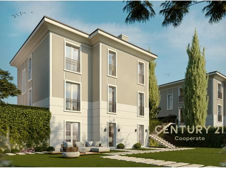 VILLA 4+1 CON PISCINA E PARCHEGGIO NELLE COLLINE ONDULATE, FARKE