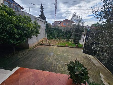 LAPRAKE, SHTEPI PRIVATE 2+1 PER QIRA