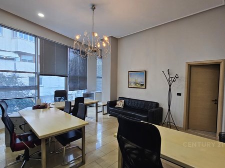 UFFICIO IN VIA BOGDANEV!