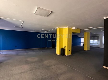 Ambient Open Space 585 m² për Qira – Ish Parku