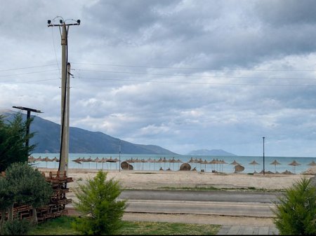 BAR-RESTORANT PER QIRA NE RADHIME,PAMJE E HAPUR NE DET!