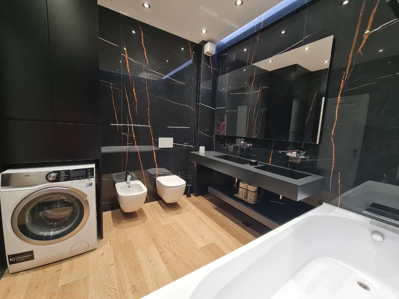 Apartment 3+1+2 parking spaces for Rent with Veranda, near TEG Shopping Center offered!